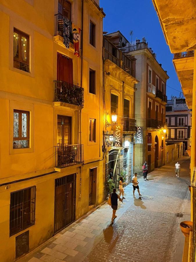 Piso Casco Historico Alicante Bagian luar foto