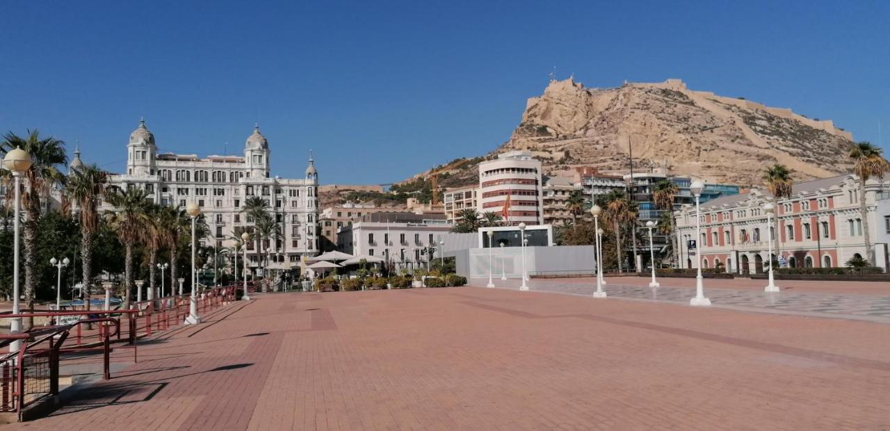 Piso Casco Historico Alicante Bagian luar foto